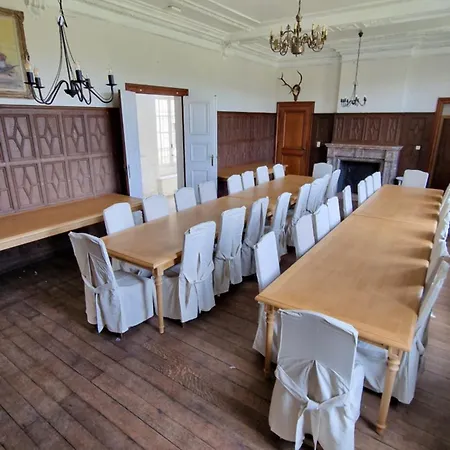 Le Chateau De Blier, Between Durbuy And La Roche-en-ardenne בקתה